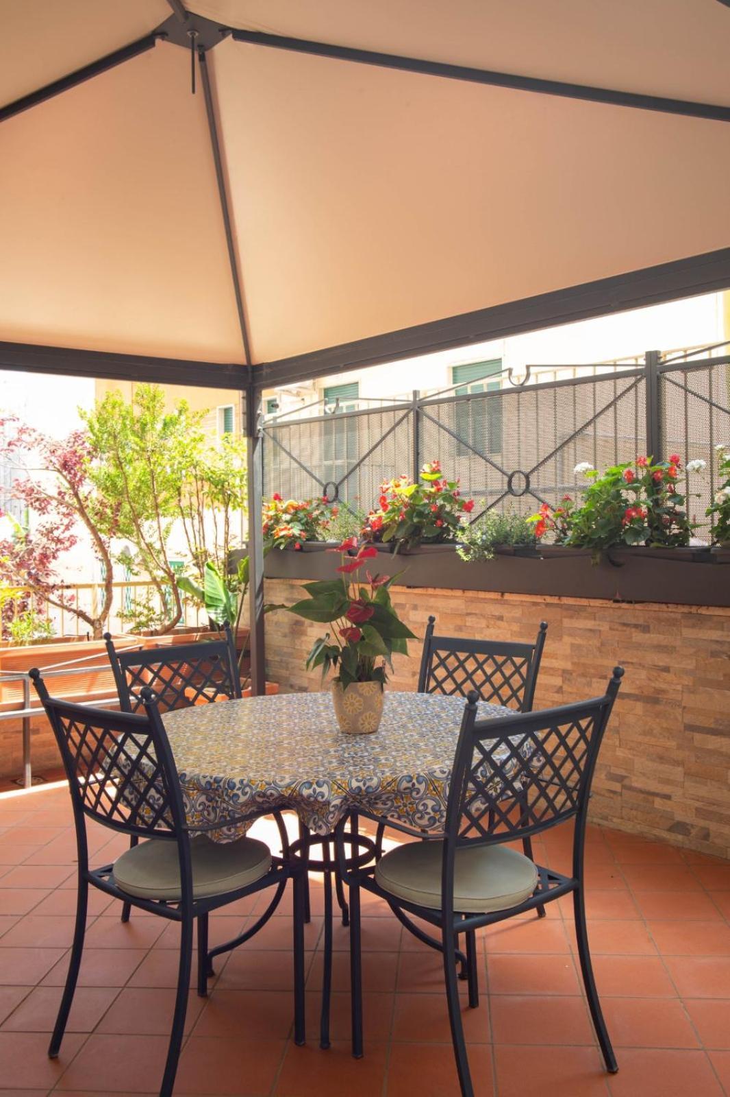 Little Rock Guest House 가에타 외부 사진